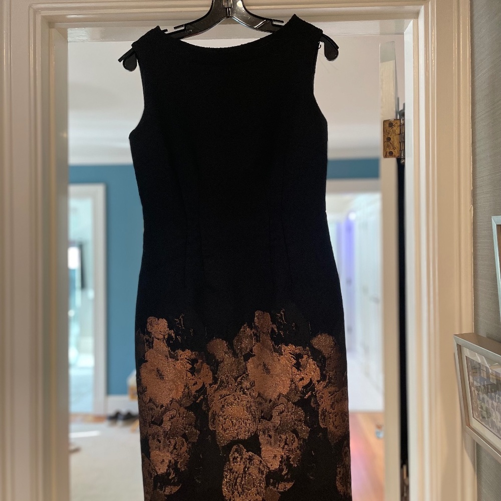 Sara Campbell black tweed dress with bronze embroidered flowers - Size 4